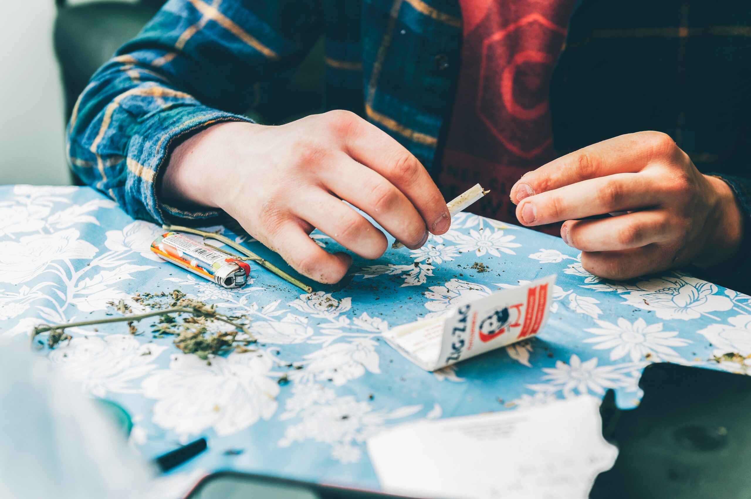 How to Start a Rolling Paper Business